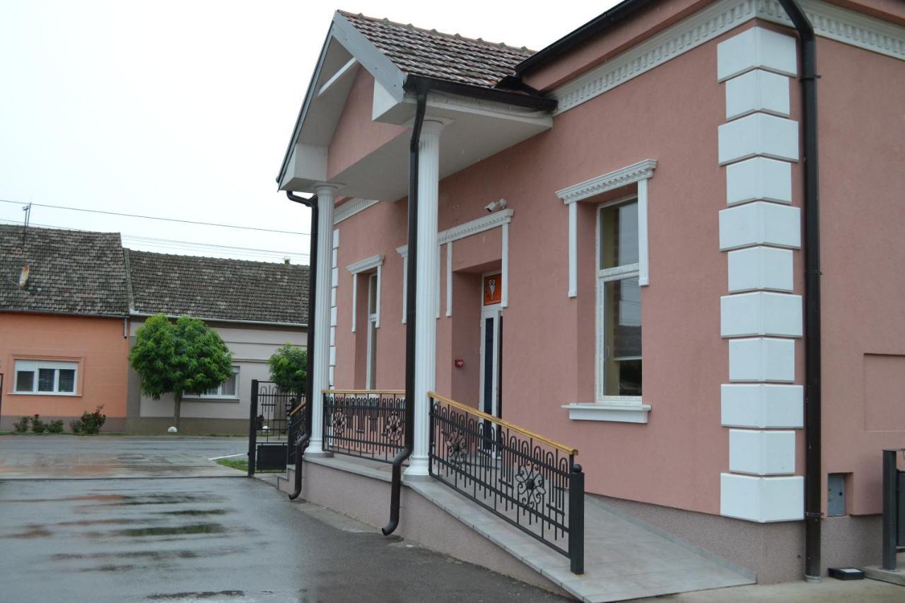 Sobe Sova Kikinda Hotel Exterior foto